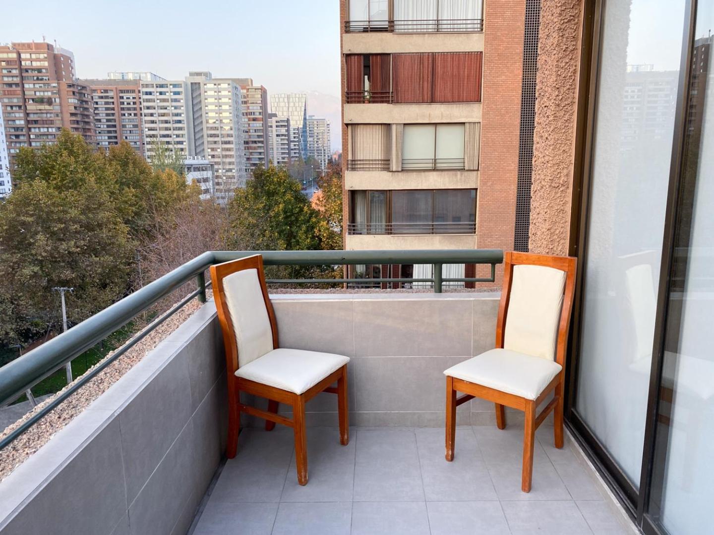 Depto Para 4 L Parque Arauco L Wifi L Parking L Lavadora-secadora Propia Apartamento