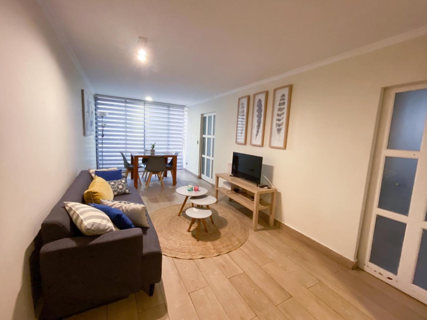 Depto Para 4 L Parque Arauco L Wifi L Parking L Lavadora-secadora Propia Apartamento