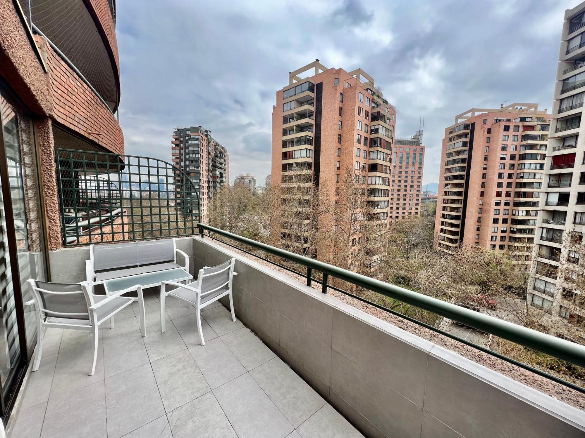 Apartamento Depto Para 4 L Parque Arauco L Wifi L Parking L Lavadora-secadora Propia