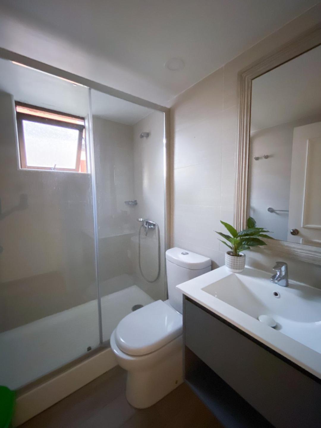 Apartamento Depto Para 4 L Parque Arauco L Wifi L Parking L Lavadora-secadora Propia